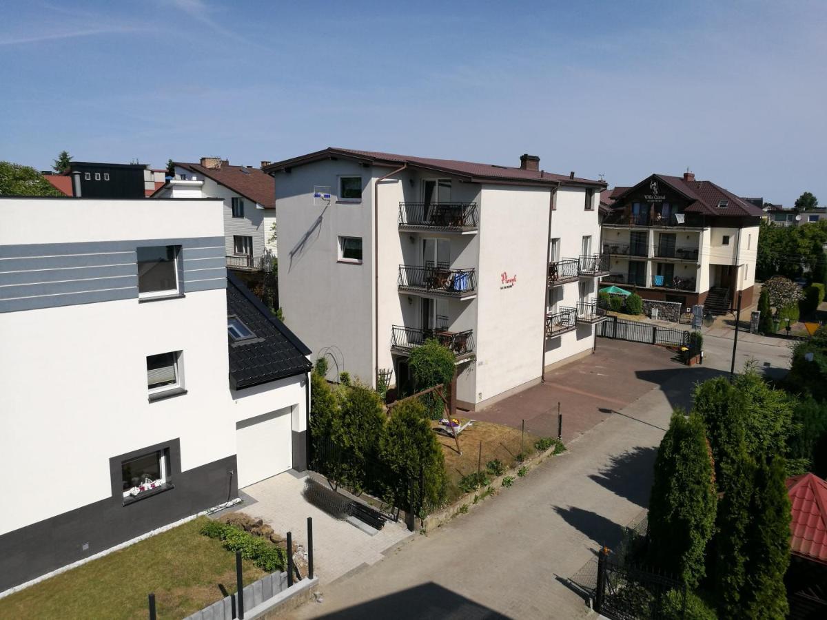 Dom Wczasowy Plomyk Wladyslawowo Exterior foto