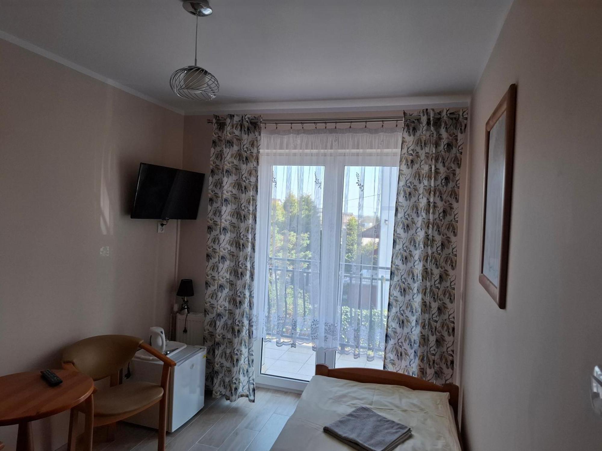 Dom Wczasowy Plomyk Wladyslawowo Exterior foto